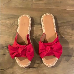 Red bow sandals
